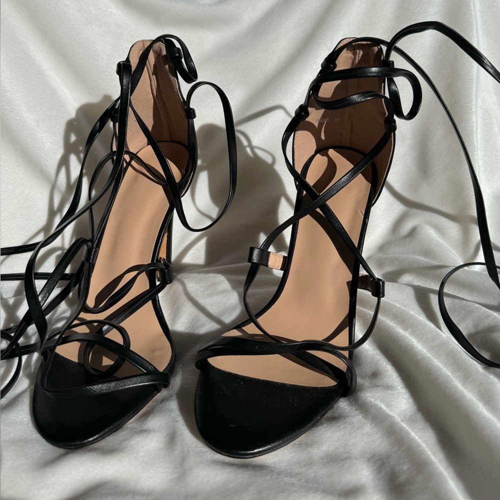 Tie up heels